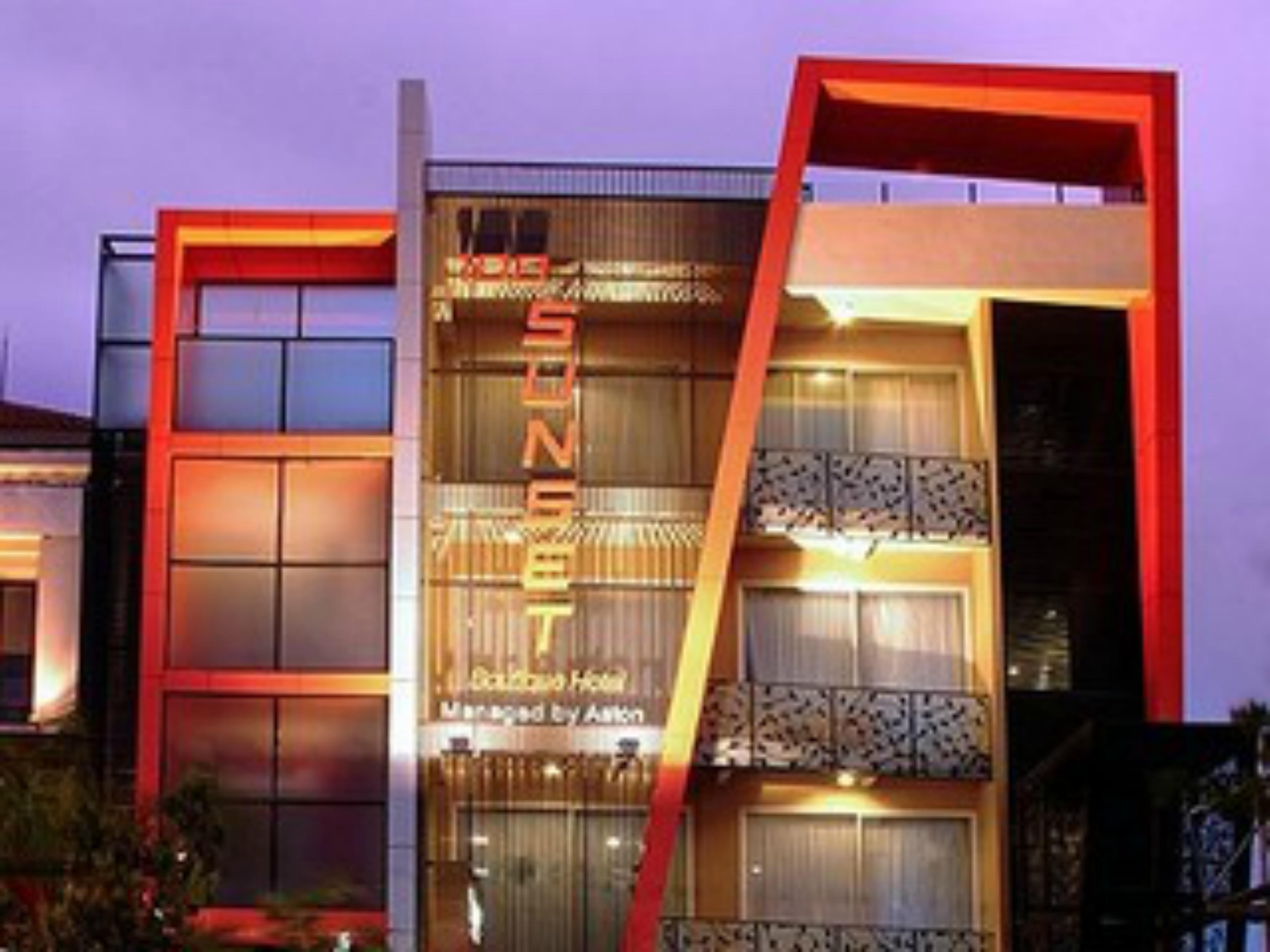 100 Sunset Kuta Hotel & Ballroom Exteriör bild