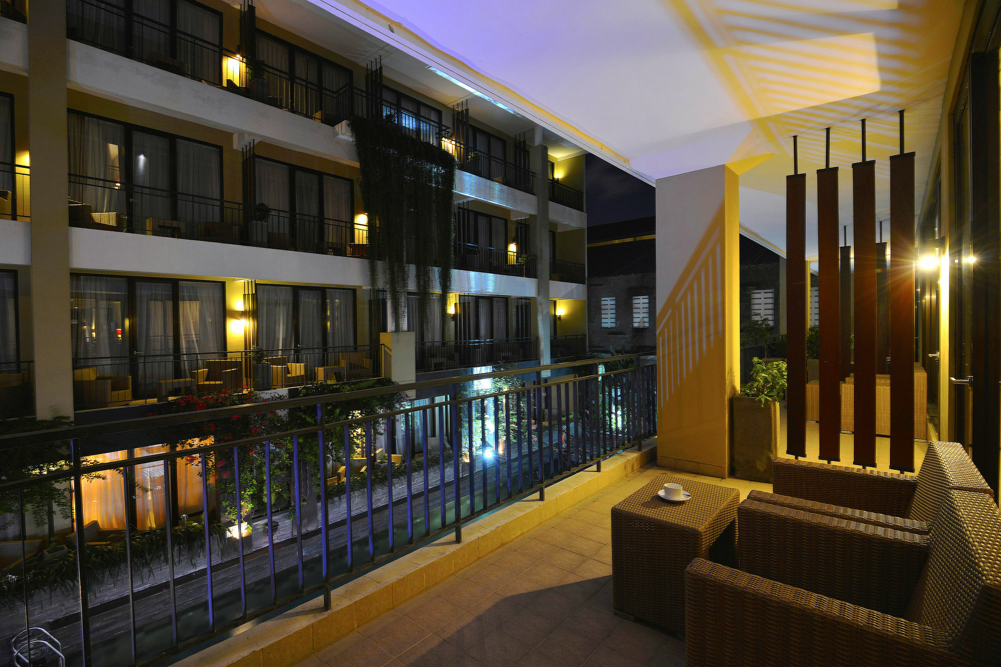 100 Sunset Kuta Hotel & Ballroom Exteriör bild