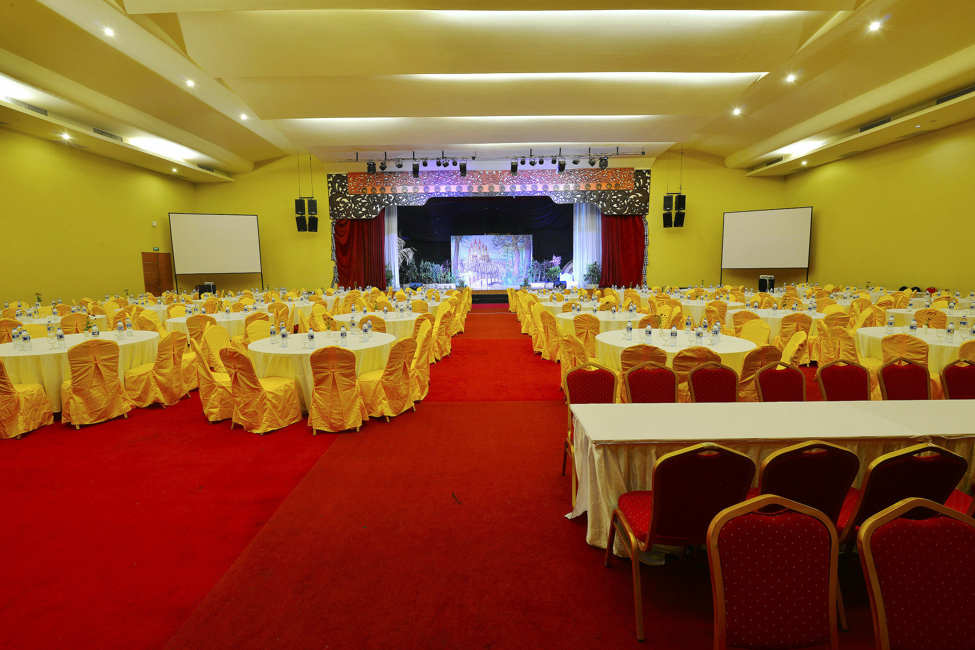100 Sunset Kuta Hotel & Ballroom Exteriör bild