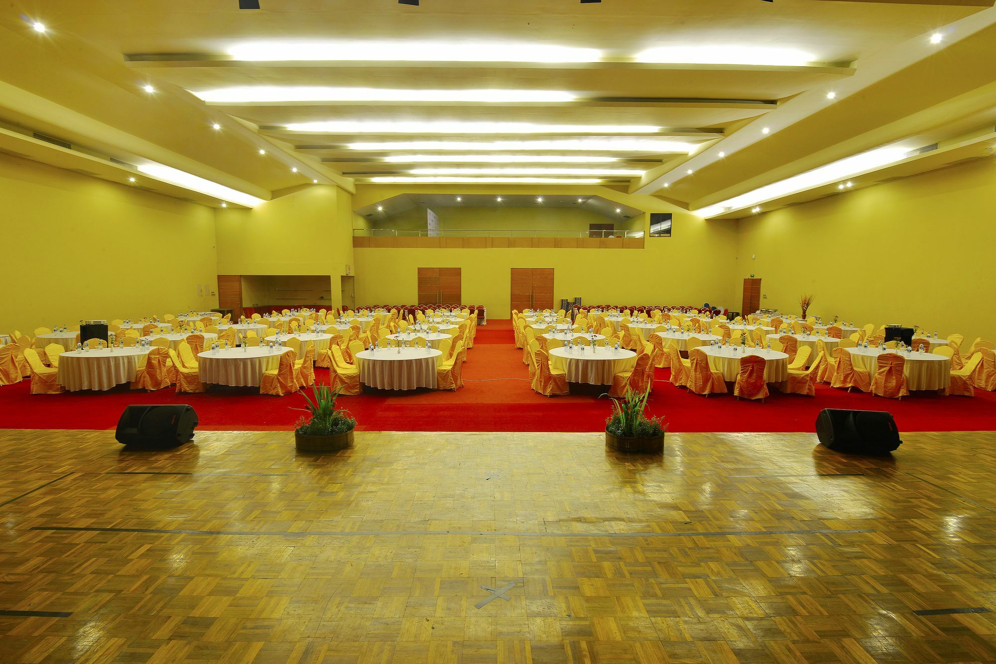100 Sunset Kuta Hotel & Ballroom Exteriör bild